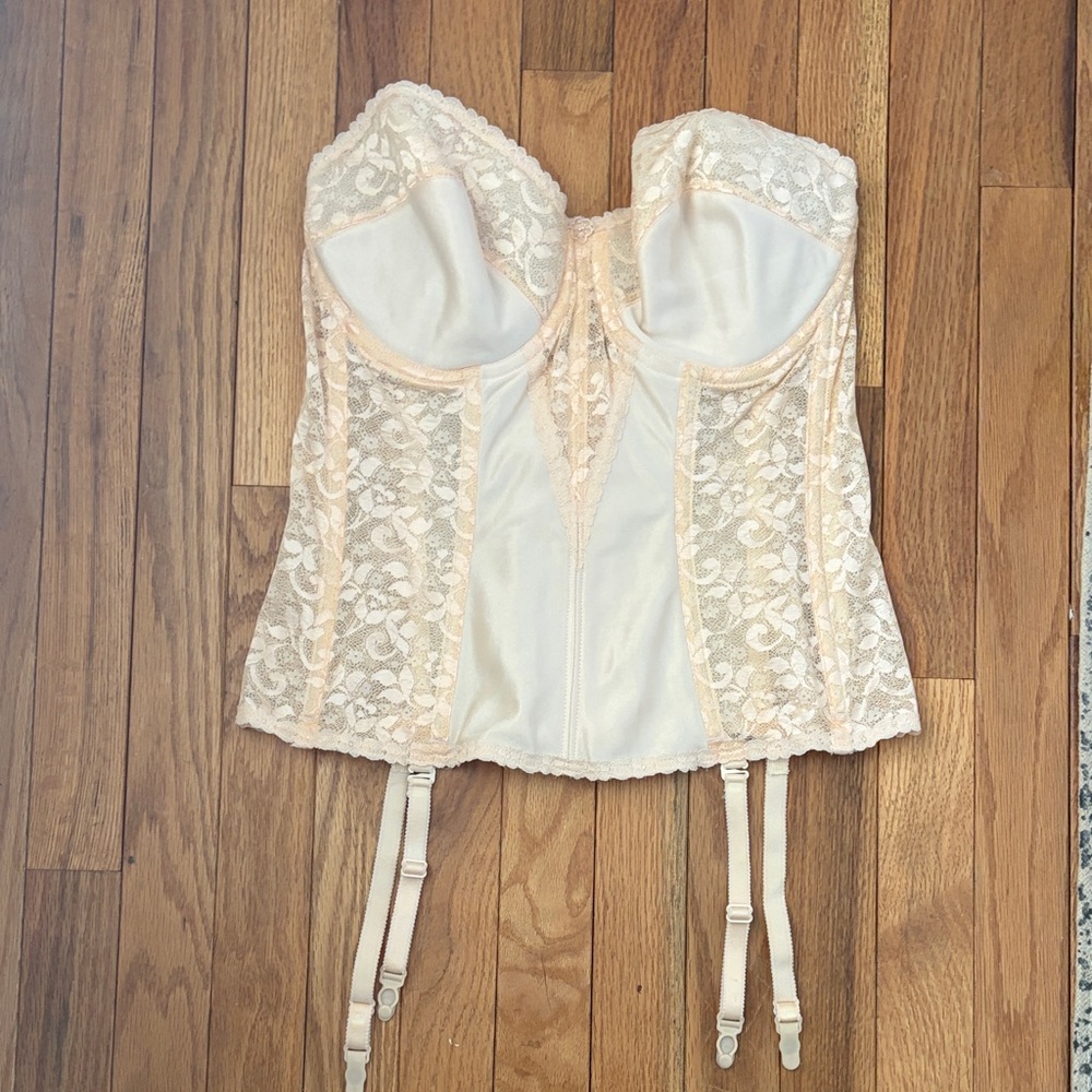 Carnival Elegant Lace Bustier Corset in Cream 36D